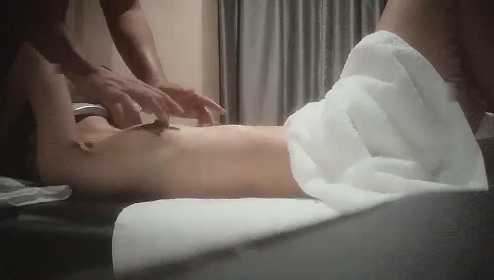 私密会所极品白领丽人！压力太大被肉棒狂操到潮吹失禁